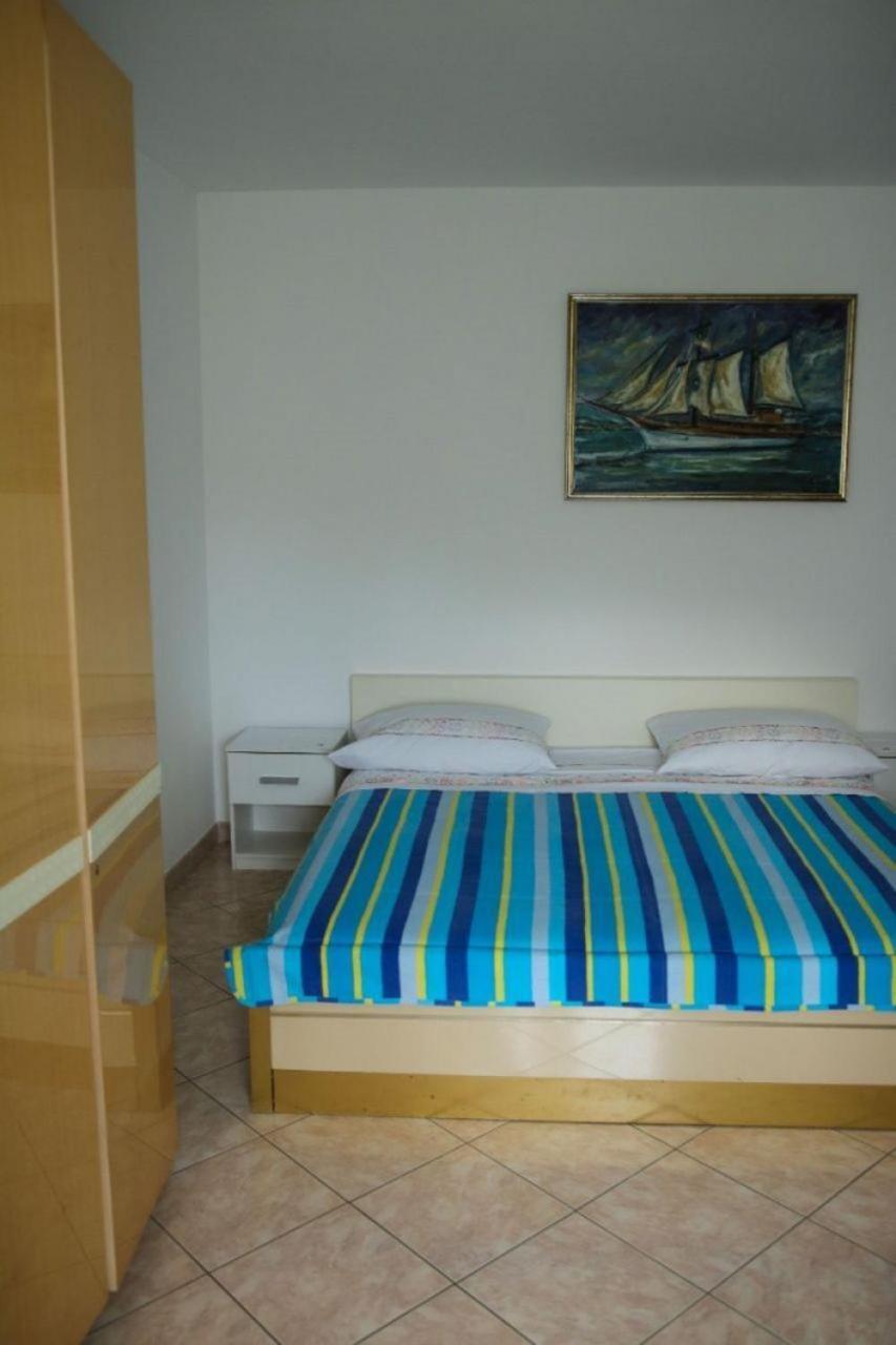 Apartments Zdravko - 150 M From Sandy Beach Duće Eksteriør billede